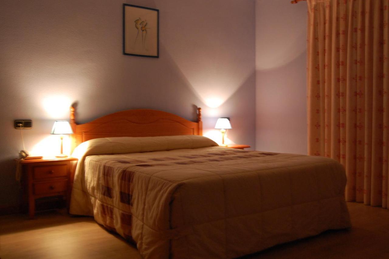 Hotel Los Duques مْبيخار المظهر الخارجي الصورة